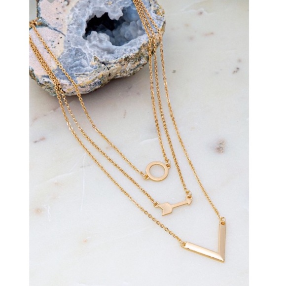 Jewelry - Gold Layered Circle Arrowhead Chevron Necklace